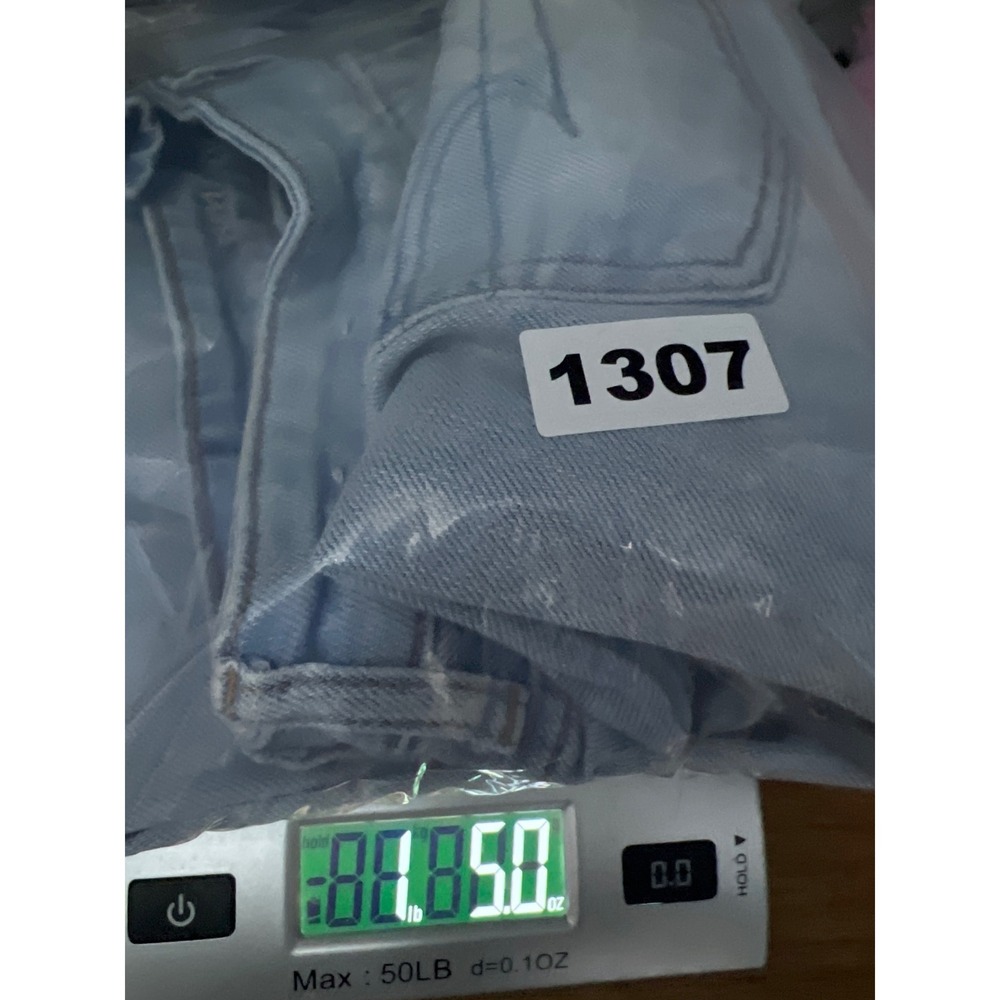 American Eagle Light Wash Distressed Mom‎ Jeans High Rise Ripped Denim 8 
Long - Picture 9 of 9